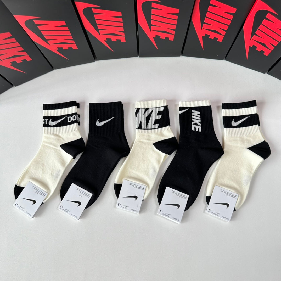 Nike Socks Sku #1241975