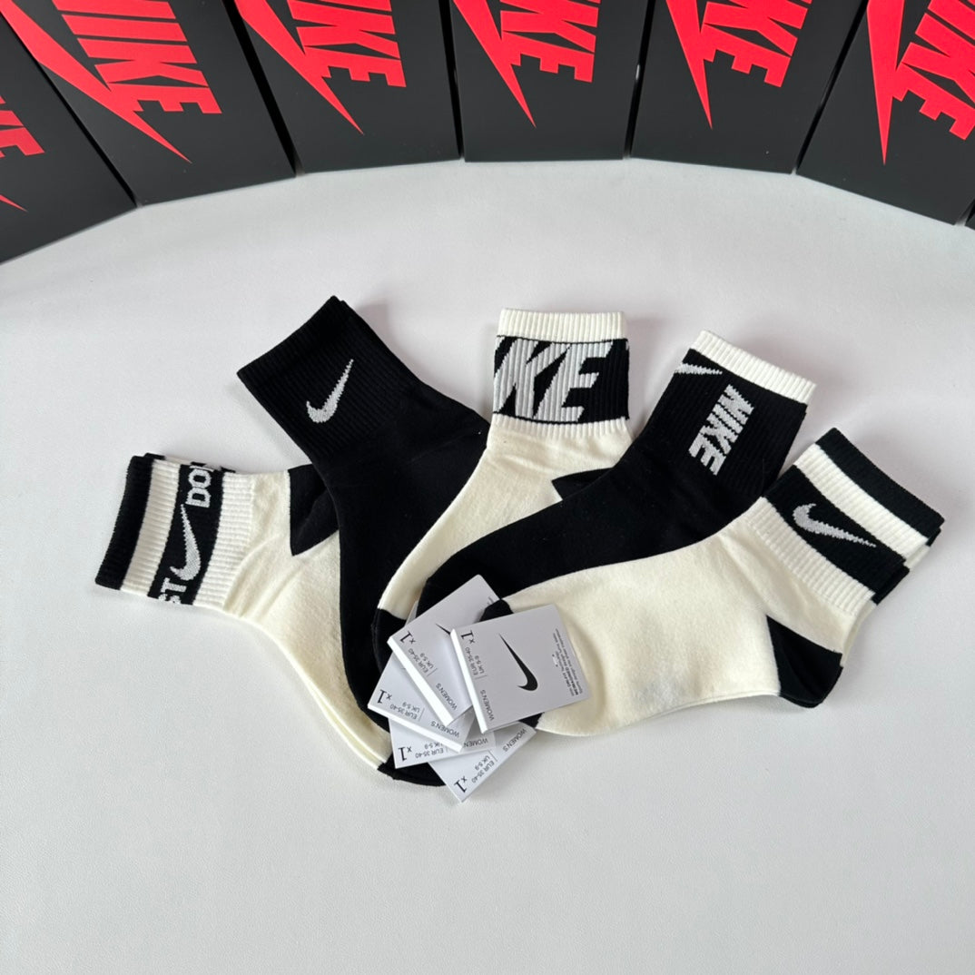 Nike Socks Sku #1241975