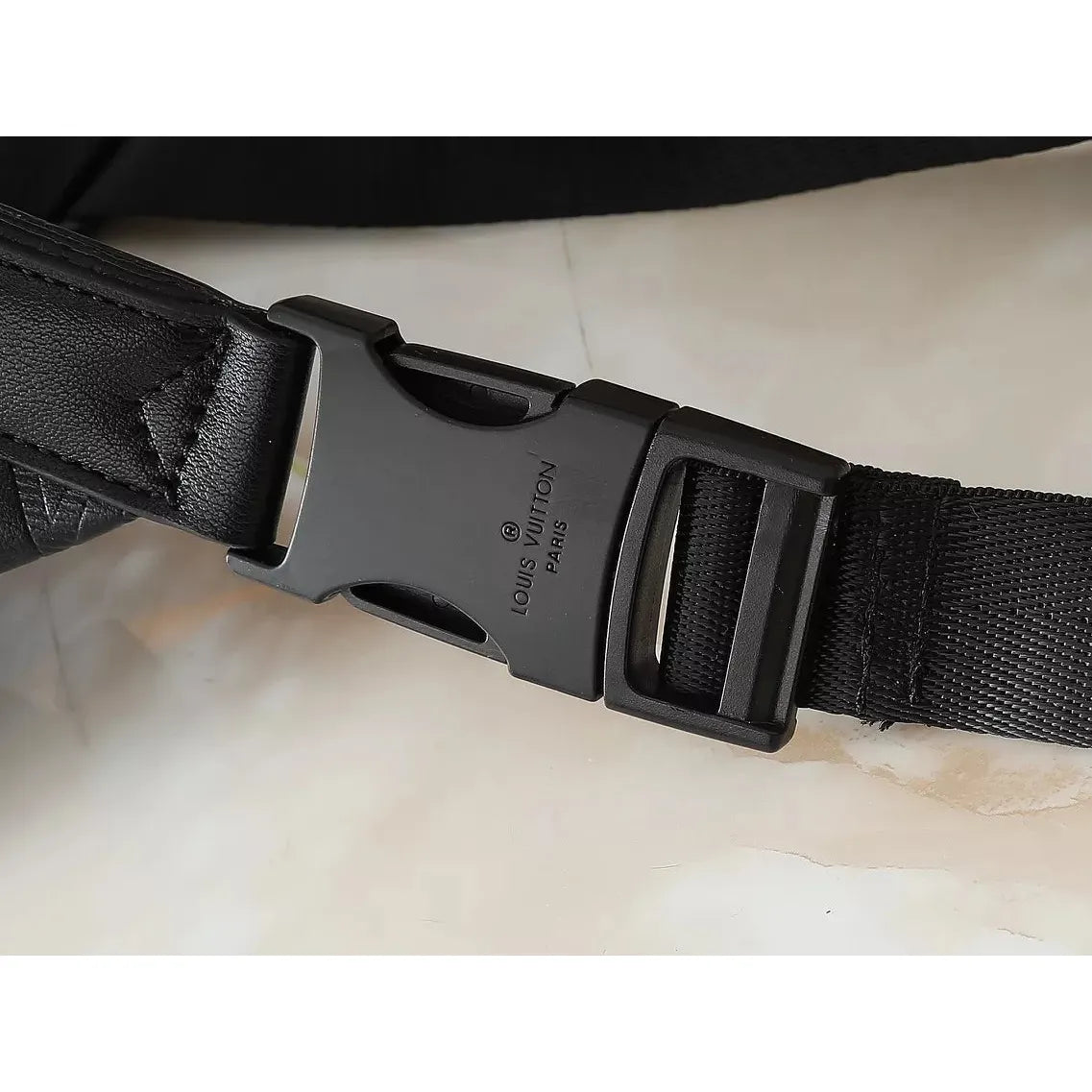 Louis Vuitton Lv Belt Bags For Men #1270998